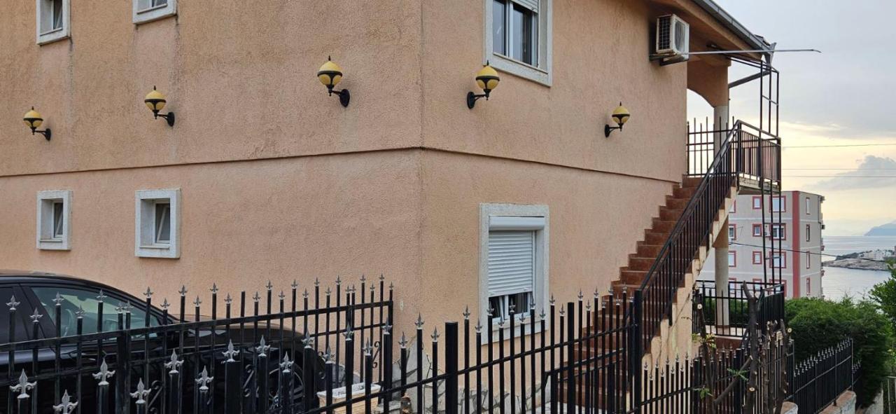 Apartmani Ljubica Утьеха Экстерьер фото