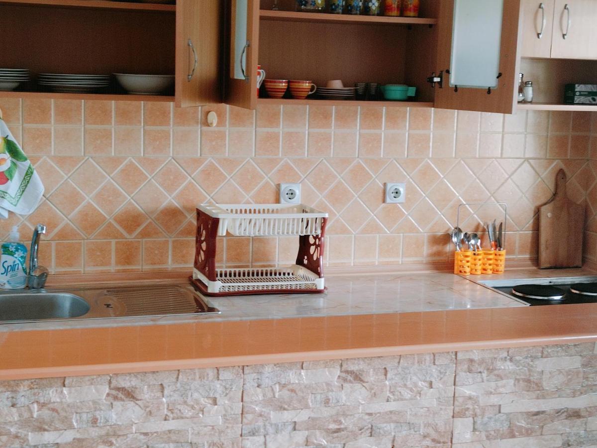 Apartmani Ljubica Утьеха Экстерьер фото