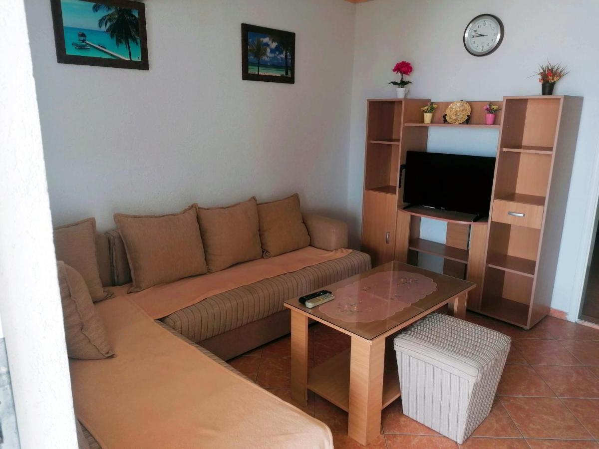 Apartmani Ljubica Утьеха Экстерьер фото