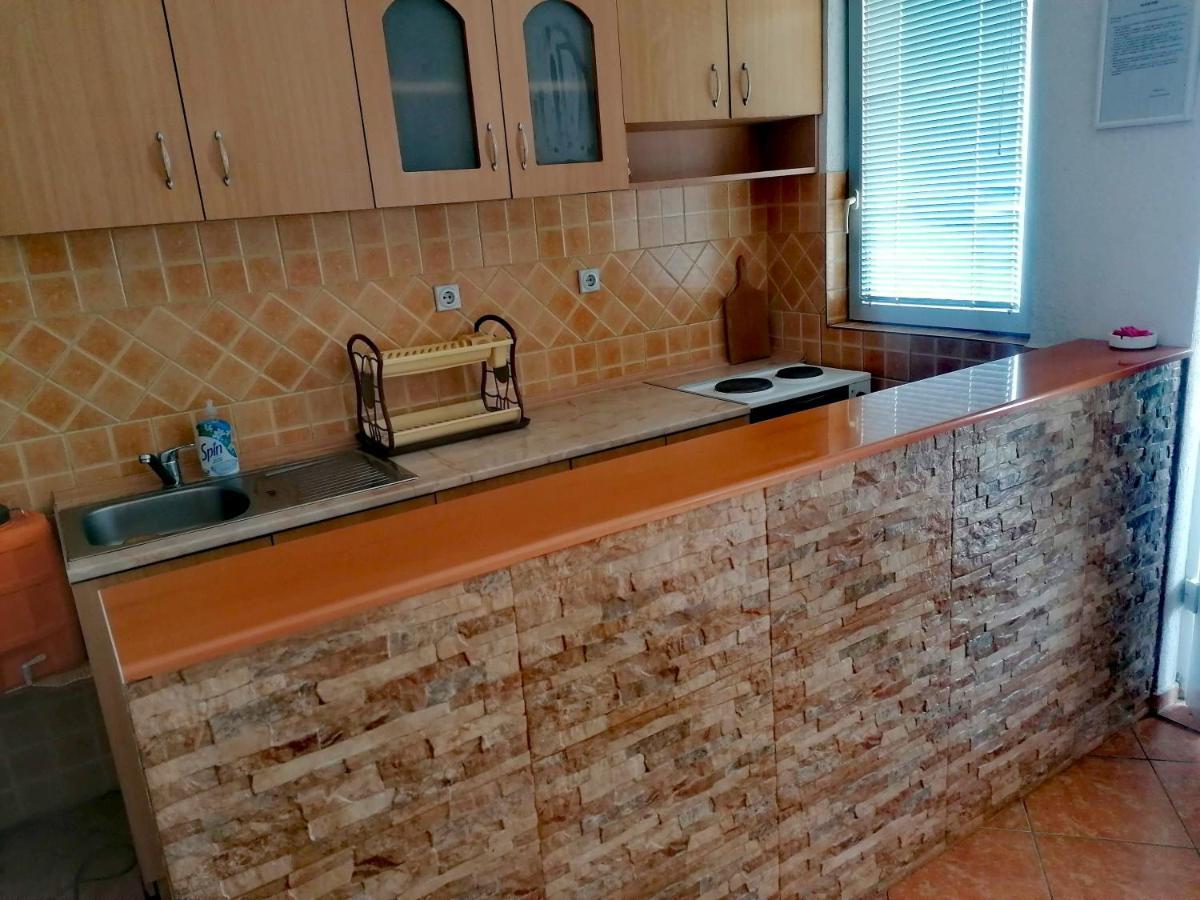 Apartmani Ljubica Утьеха Экстерьер фото