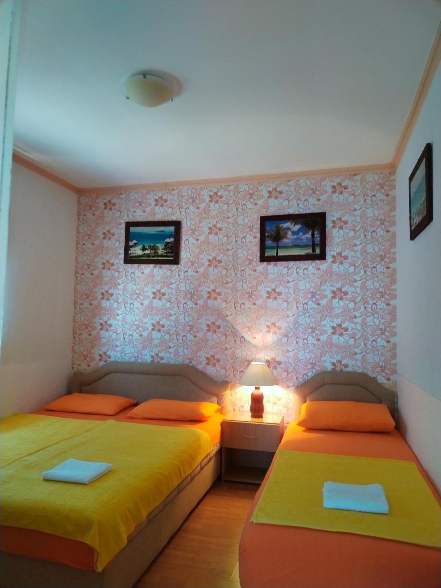Apartmani Ljubica Утьеха Экстерьер фото
