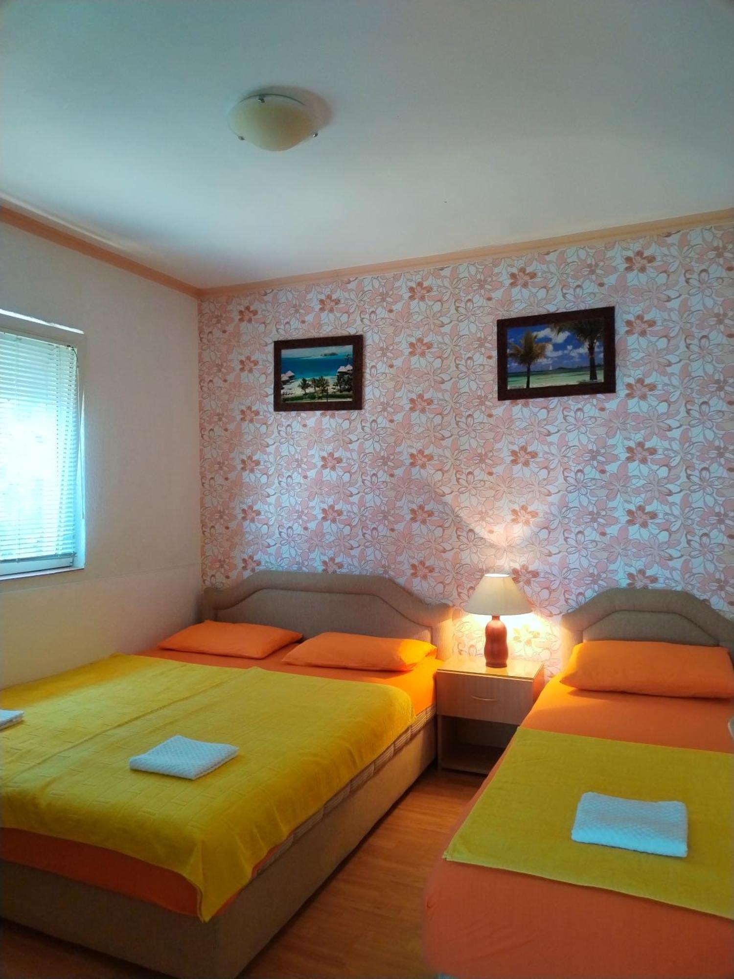 Apartmani Ljubica Утьеха Экстерьер фото
