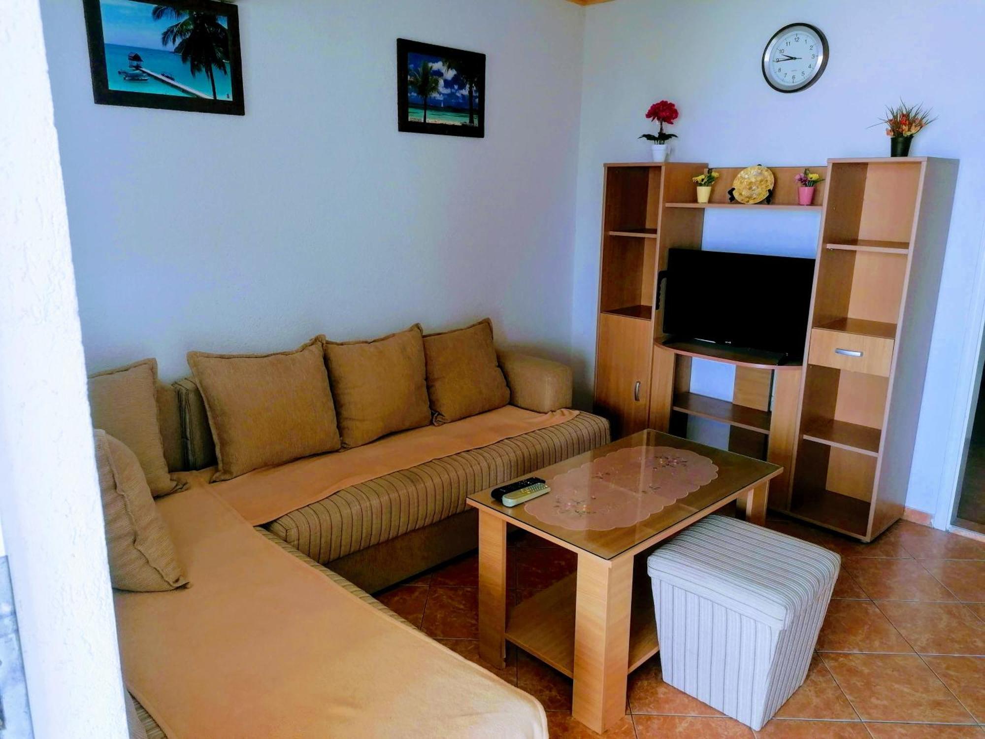 Apartmani Ljubica Утьеха Экстерьер фото