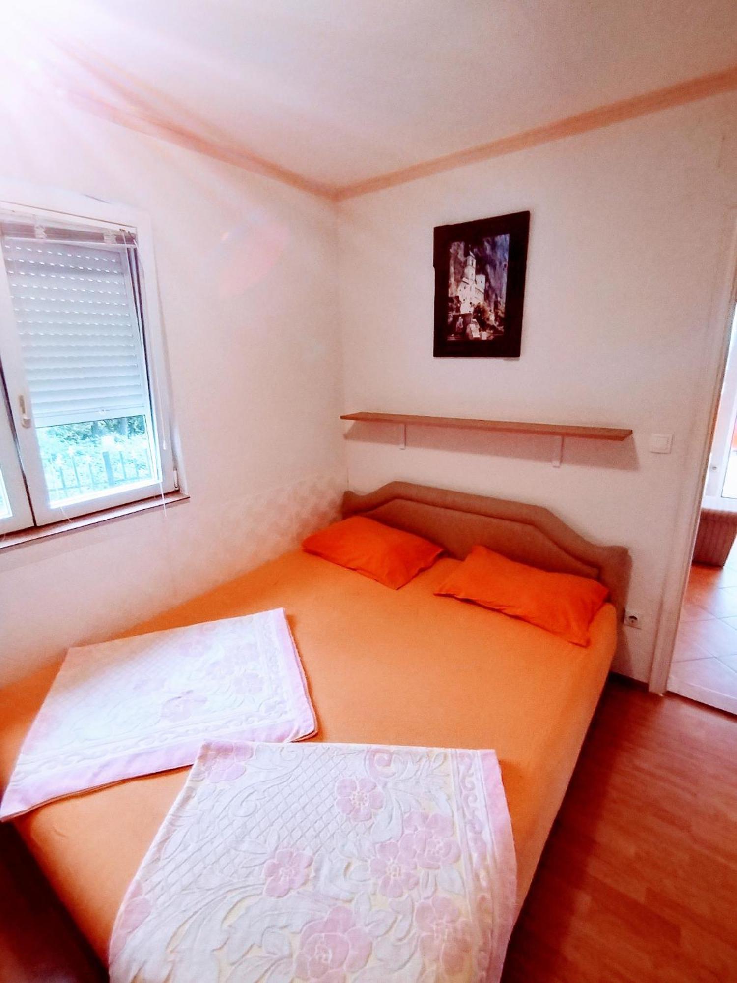 Apartmani Ljubica Утьеха Экстерьер фото