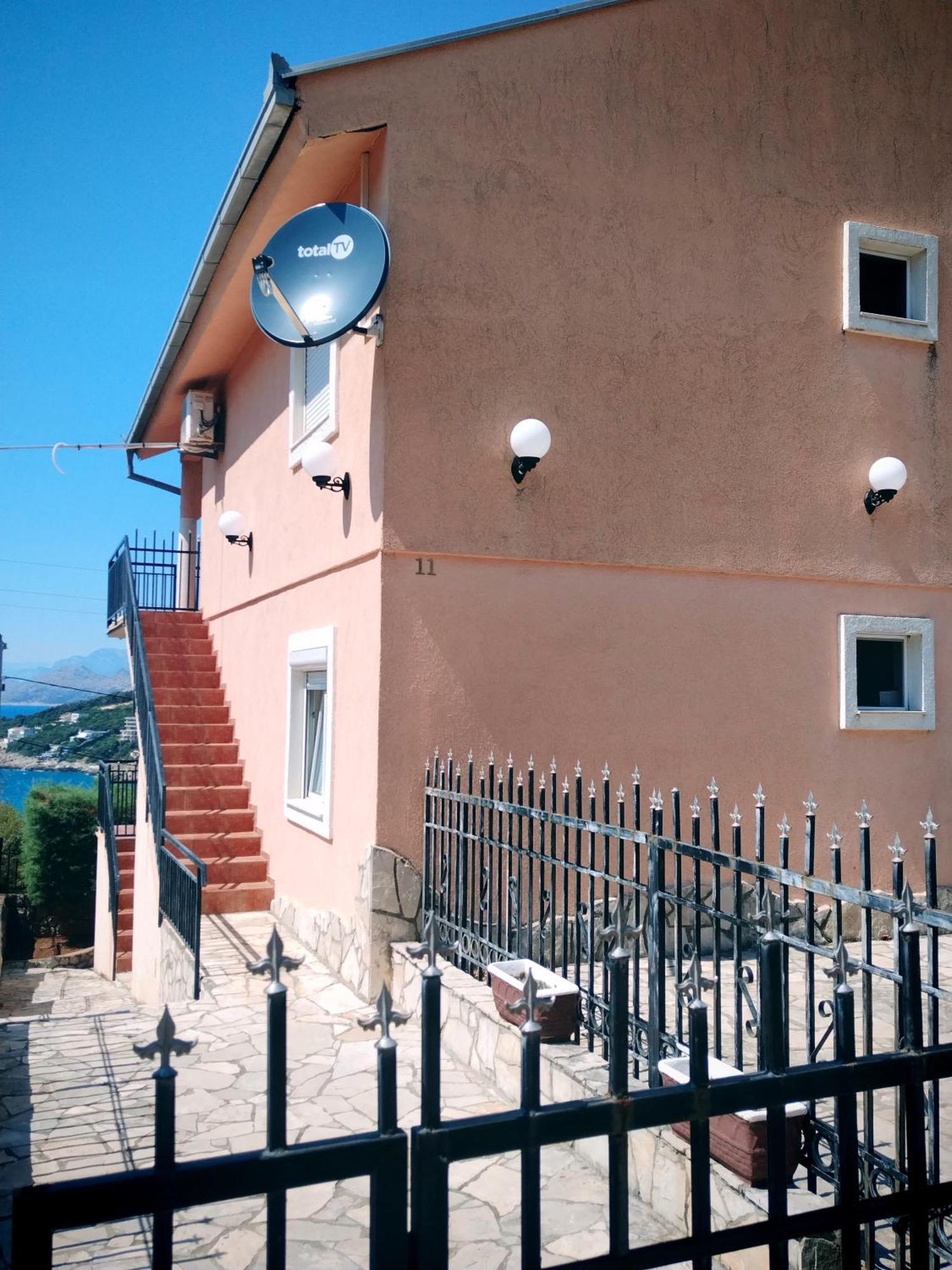Apartmani Ljubica Утьеха Экстерьер фото